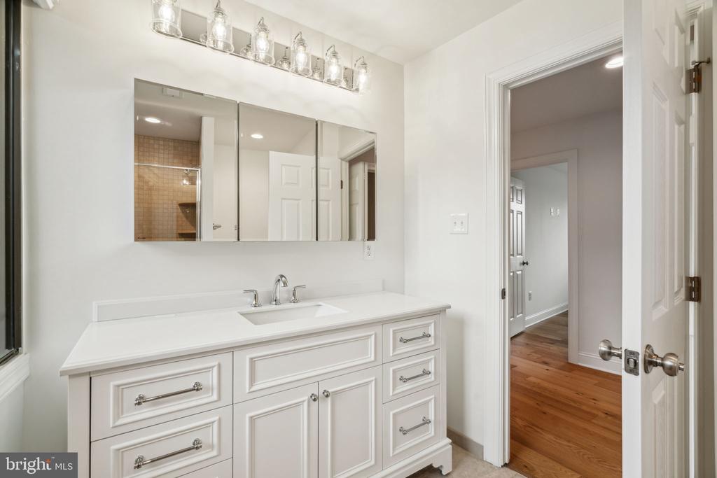 100 Llanalew Rd #12