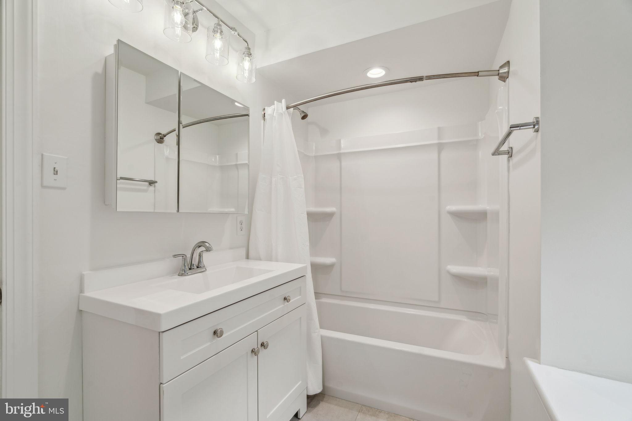 100 Llanalew Rd #12