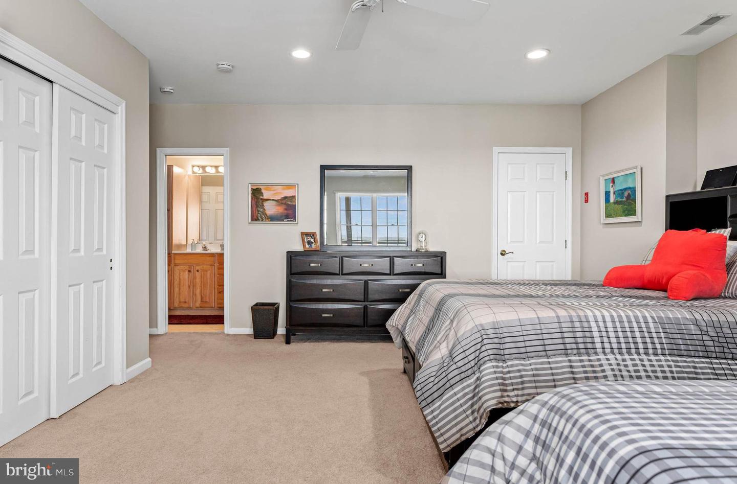 1123 Riverview Ln