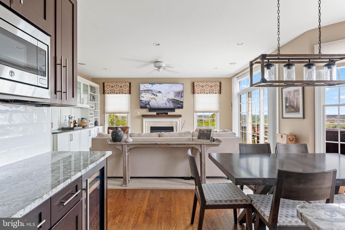 1123 Riverview Ln