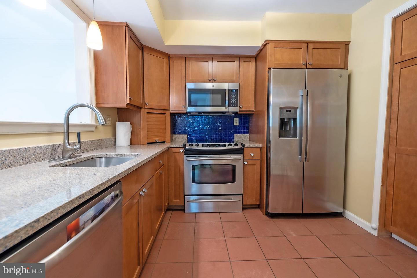 8803 Duveen Dr
