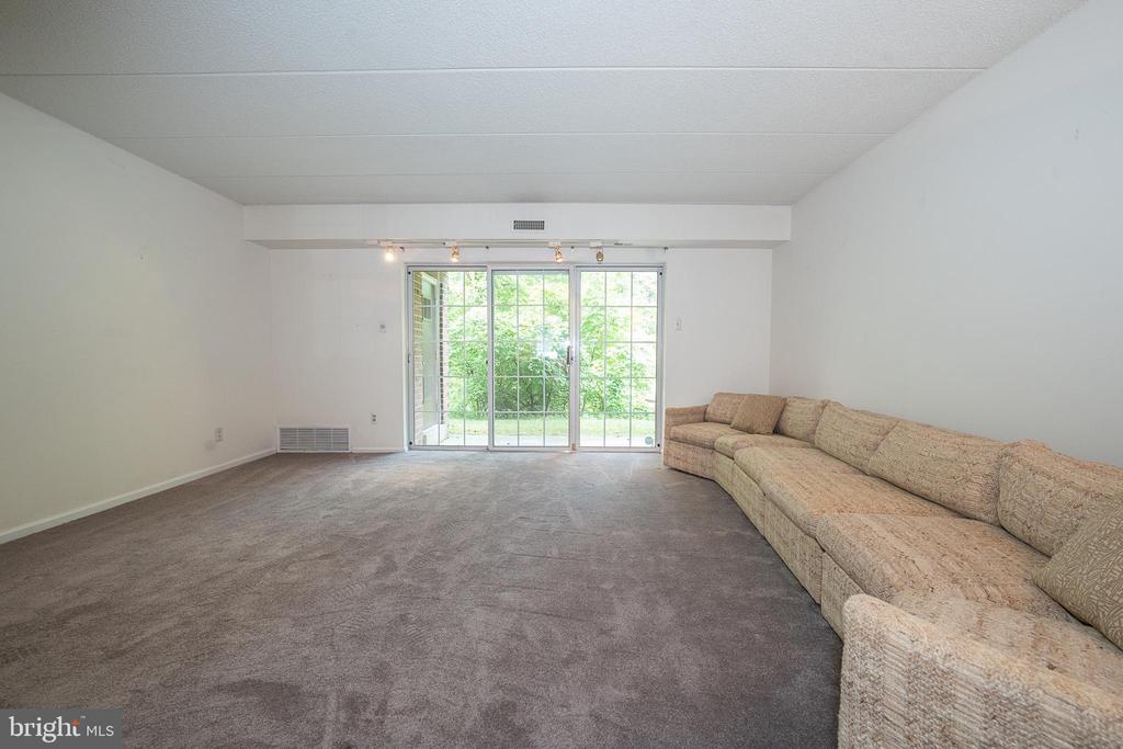 1703 Valley Glen Rd