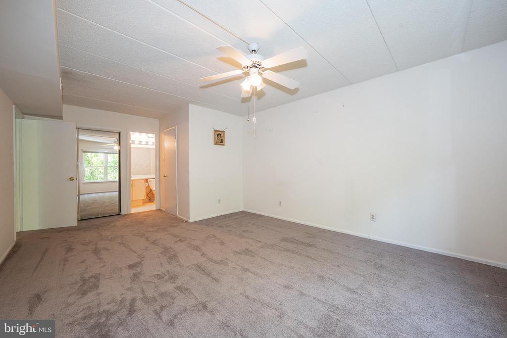 1703 Valley Glen Rd