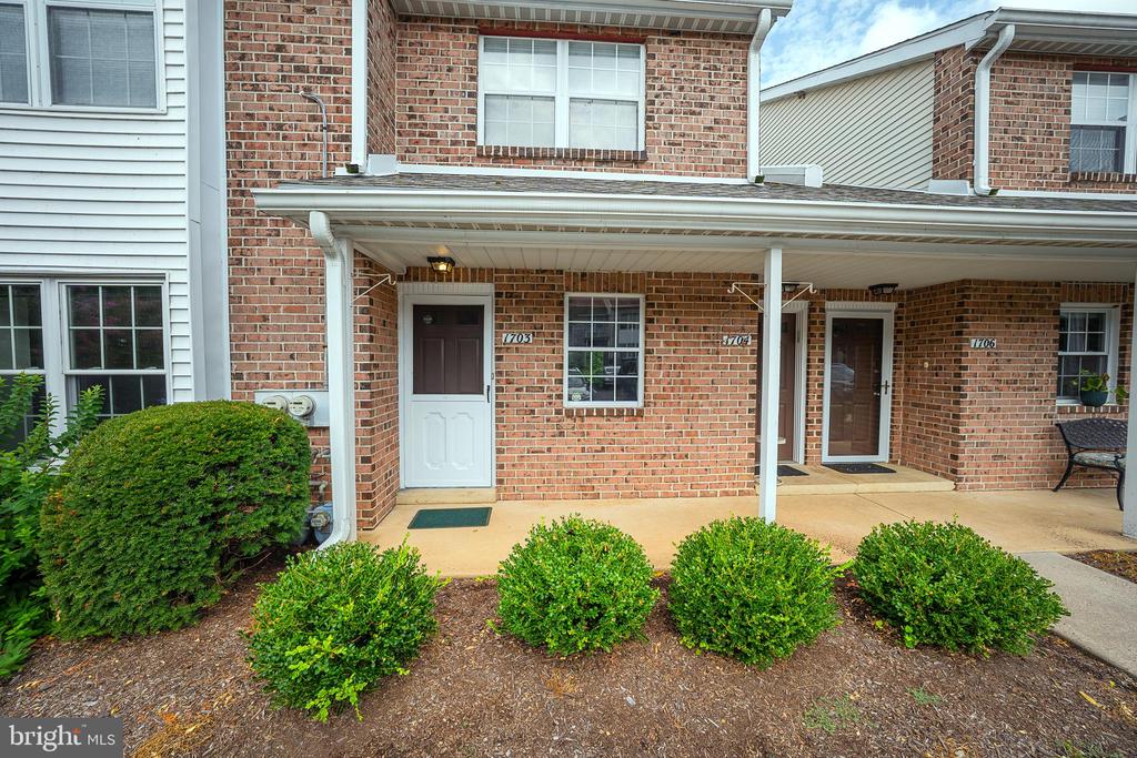 1703 Valley Glen Rd