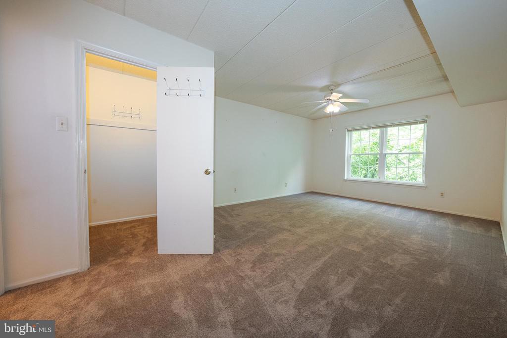 1703 Valley Glen Rd
