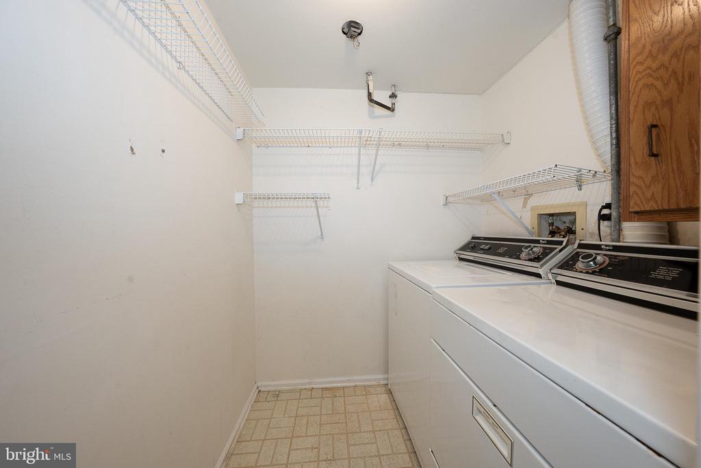 1703 Valley Glen Rd