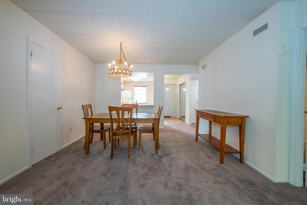 1703 Valley Glen Rd
