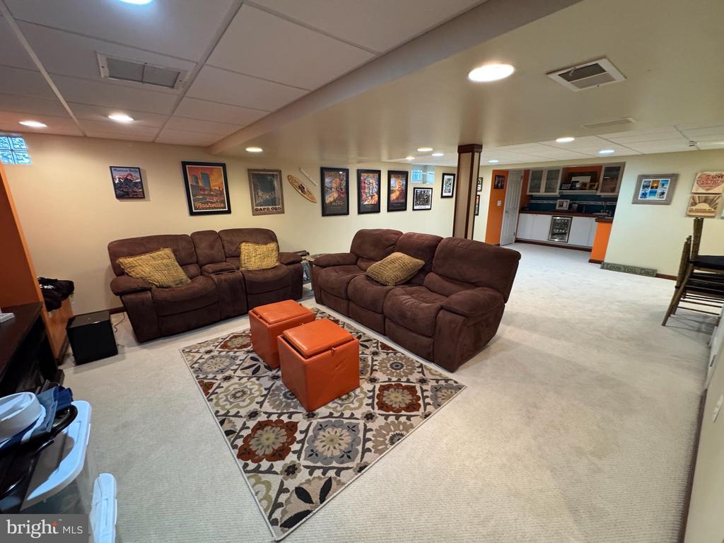 475 Poplar Ln
