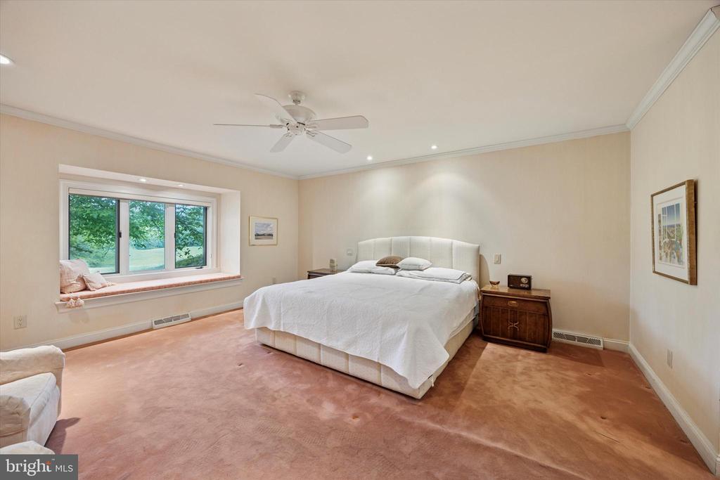 8 Fetlock Ln