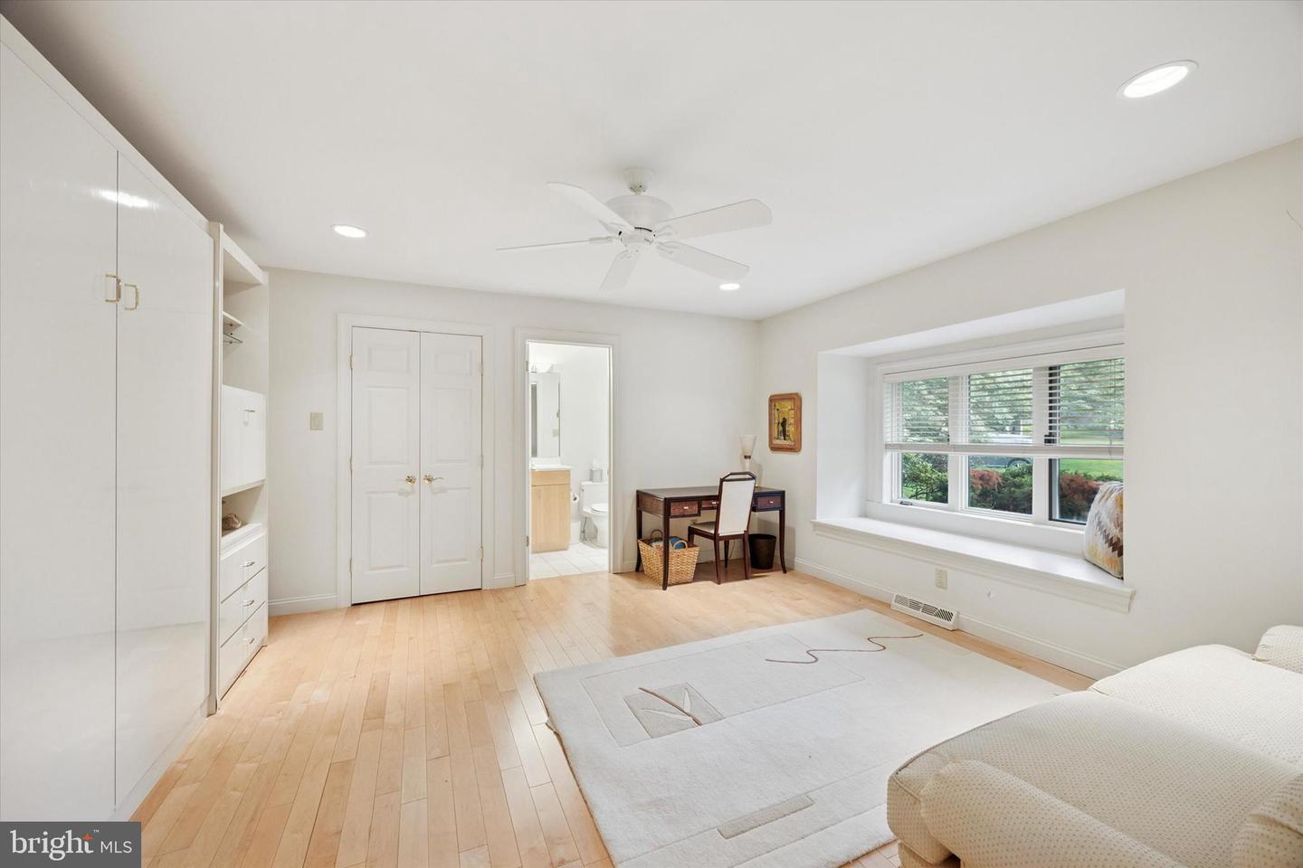 8 Fetlock Ln