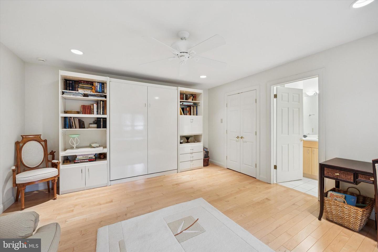 8 Fetlock Ln
