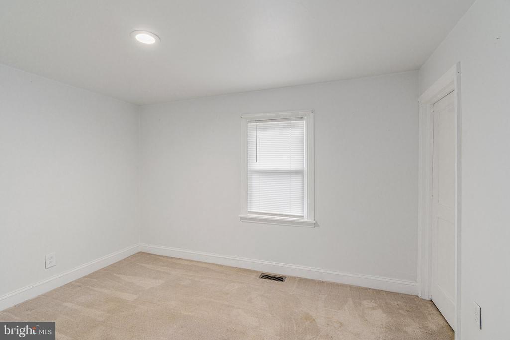 12 WILSON AVE
