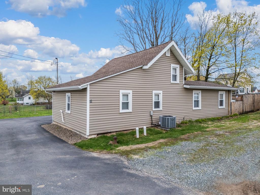 12 WILSON AVE