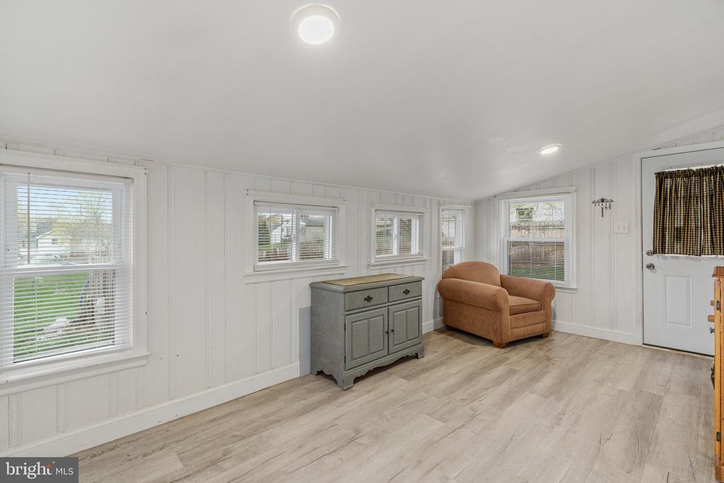 12 WILSON AVE