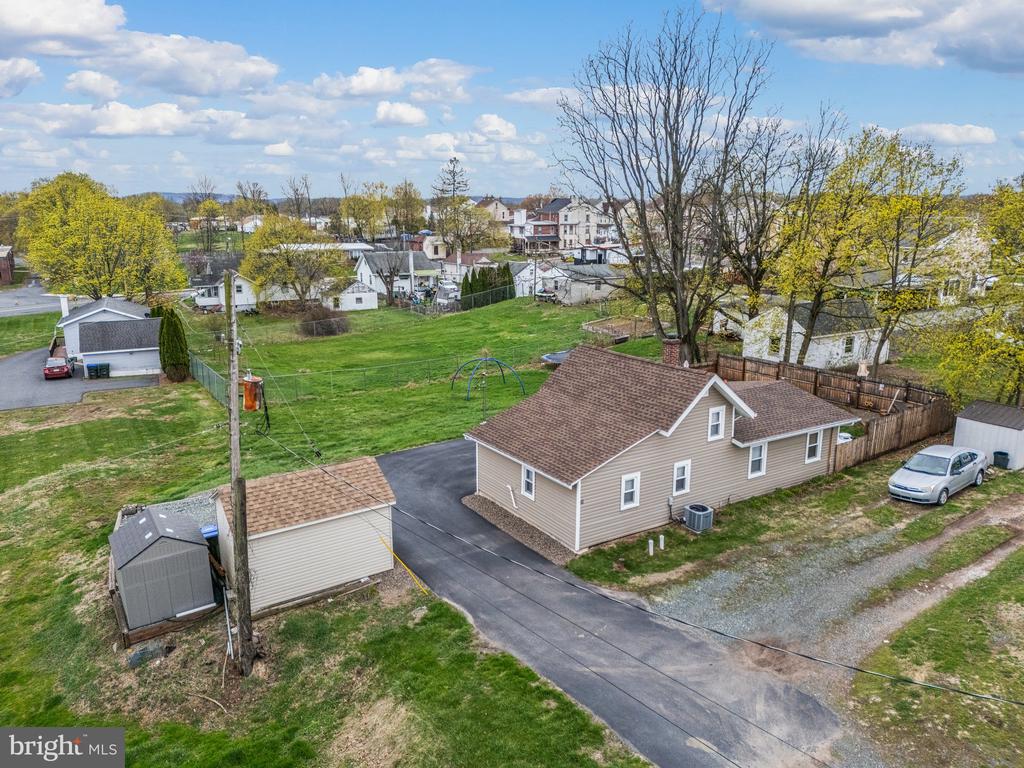 12 WILSON AVE