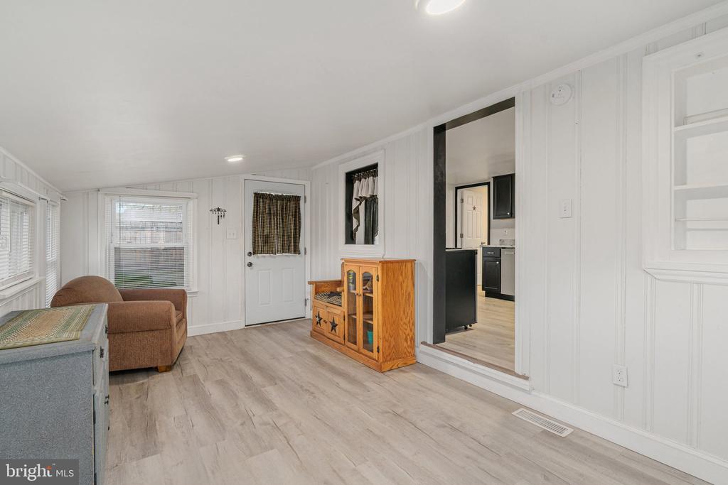 12 WILSON AVE