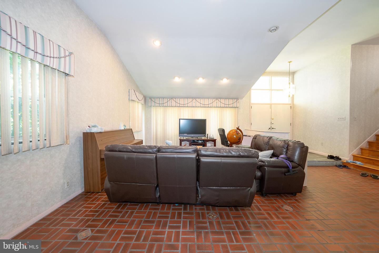 1200 Gainsboro Rd