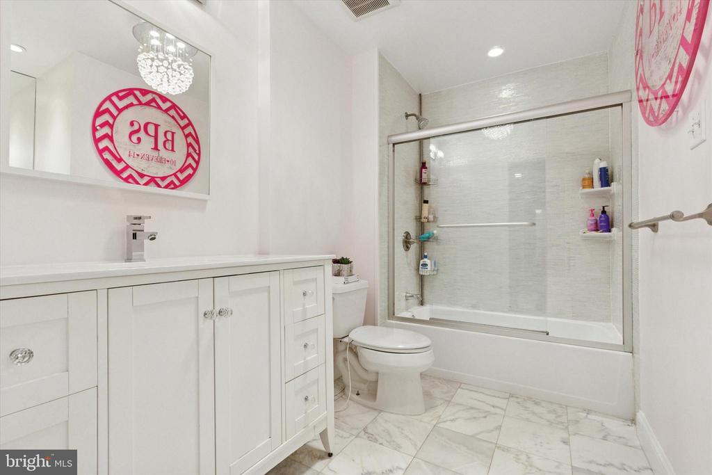 417 Youngs Ford Ln