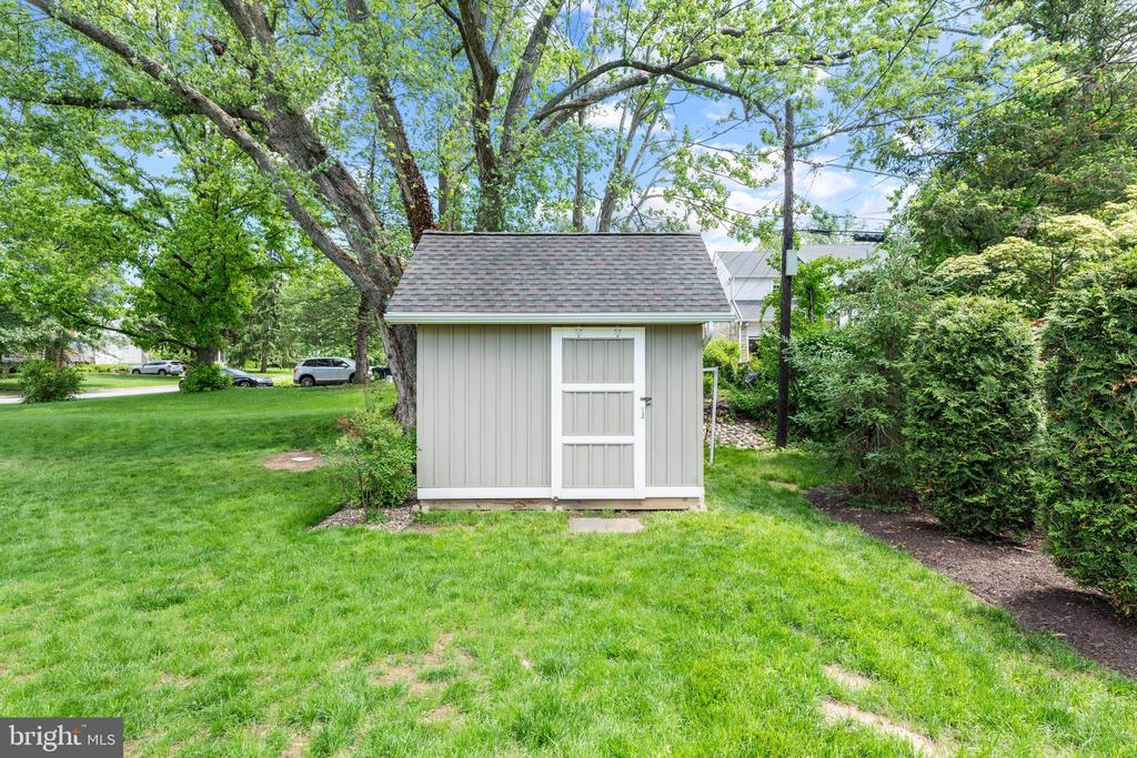 1110 Clover Hill Rd