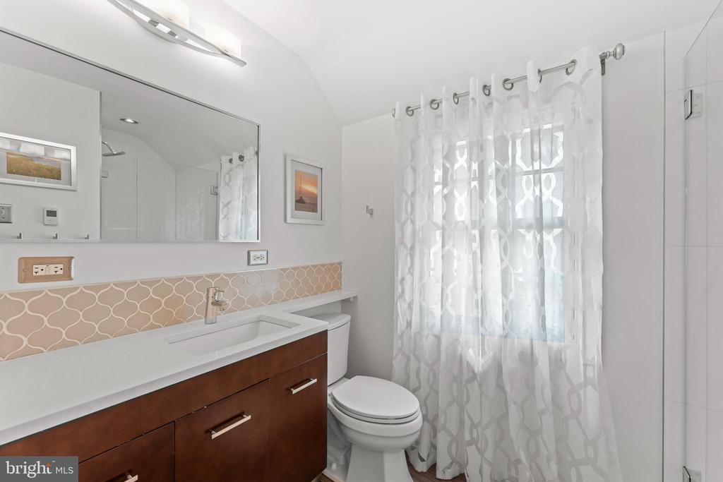 1110 Clover Hill Rd