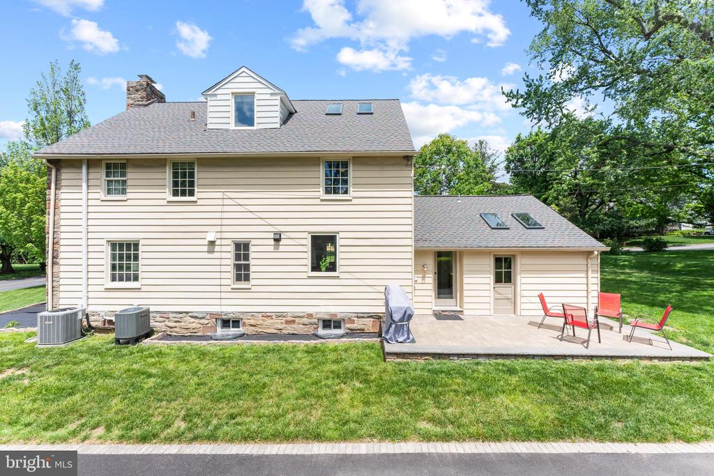 1110 Clover Hill Rd