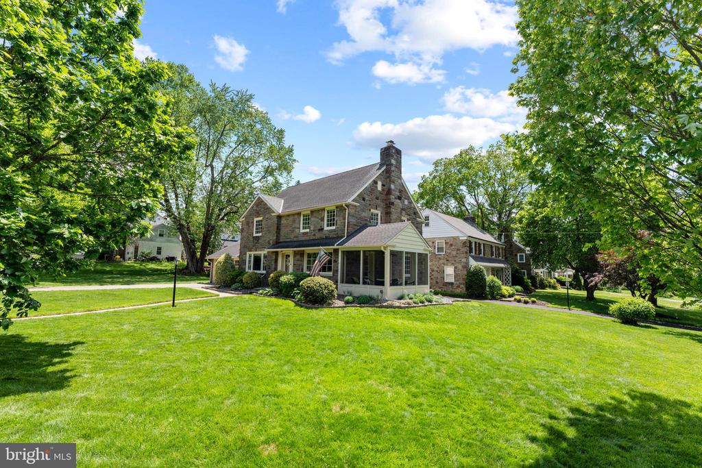 1110 Clover Hill Rd