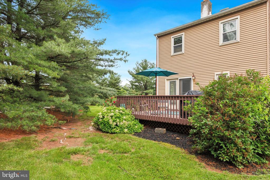 4135 Surrey Ln