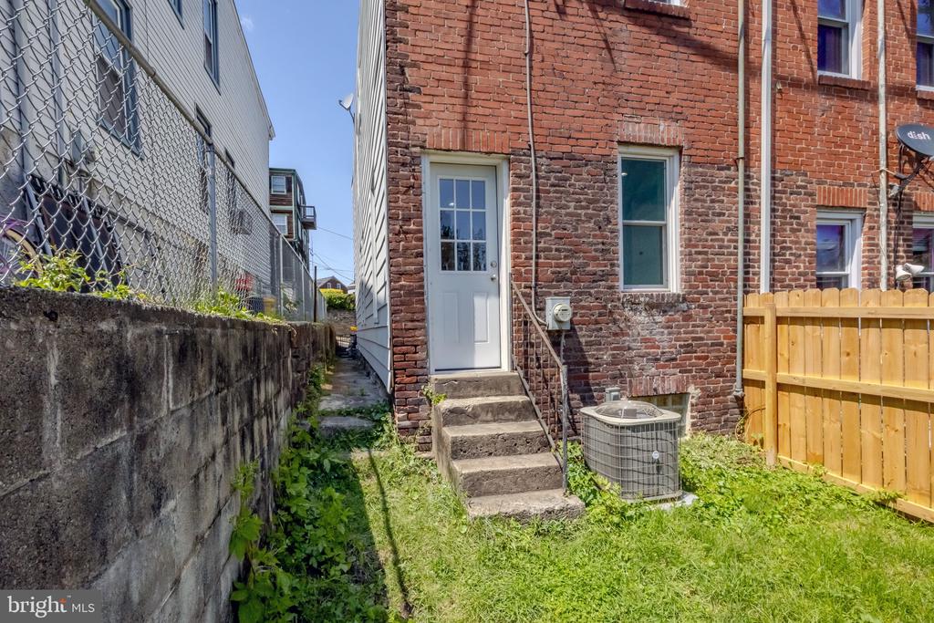 106 Rockland Ave