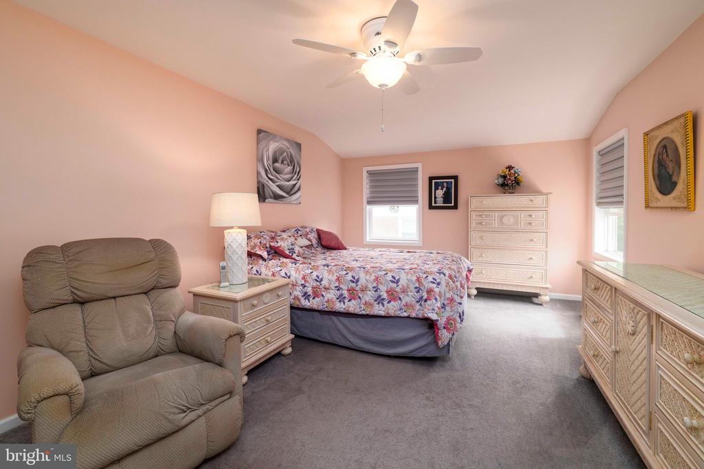 3175 Colony Ln