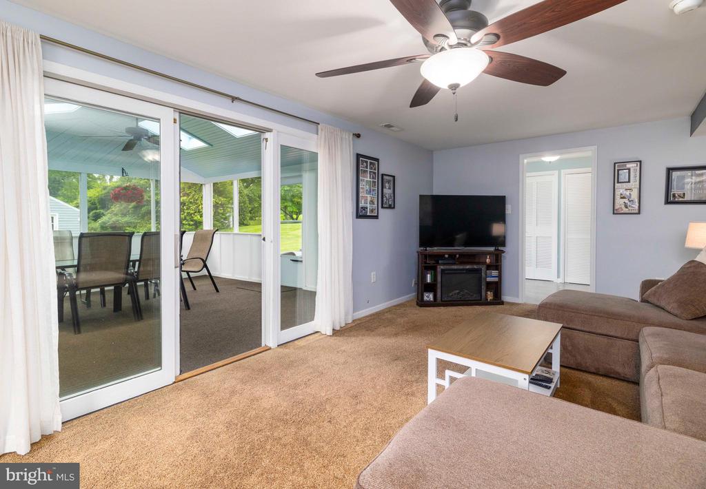 3175 Colony Ln