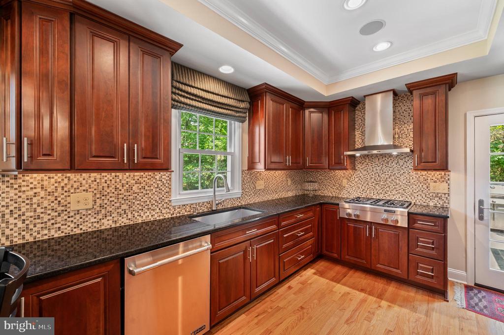 653 Broad Acres Rd