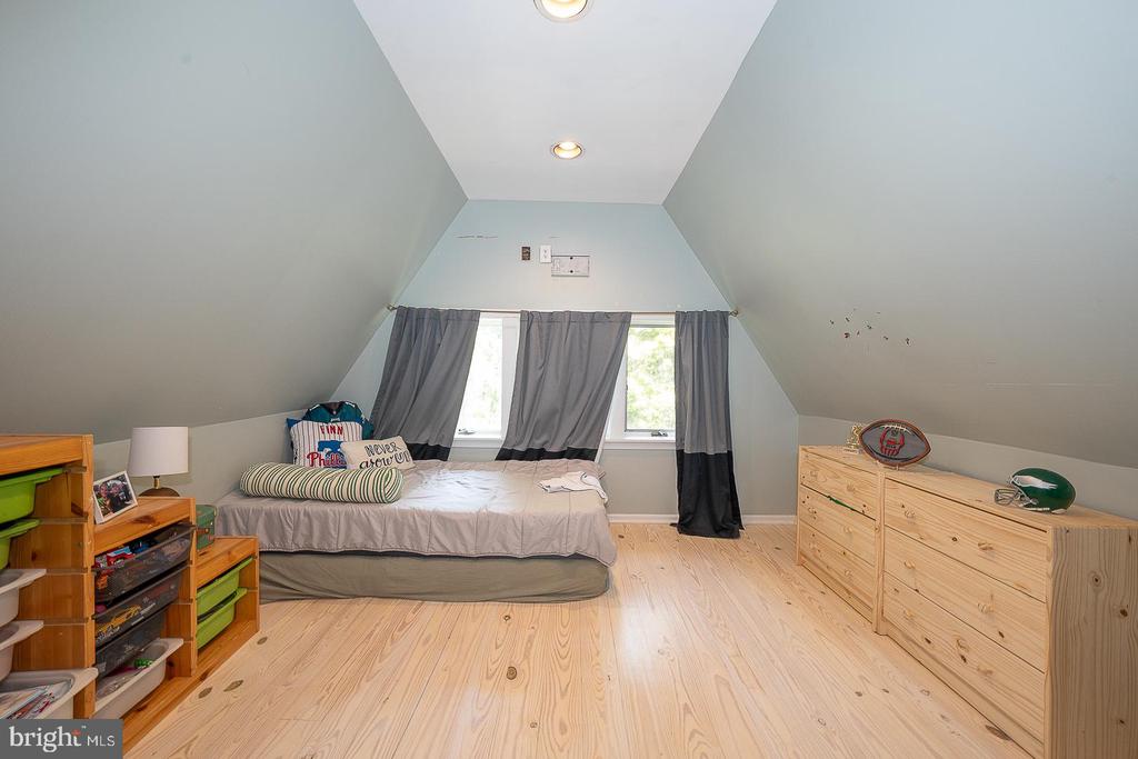 122 Webster Ave