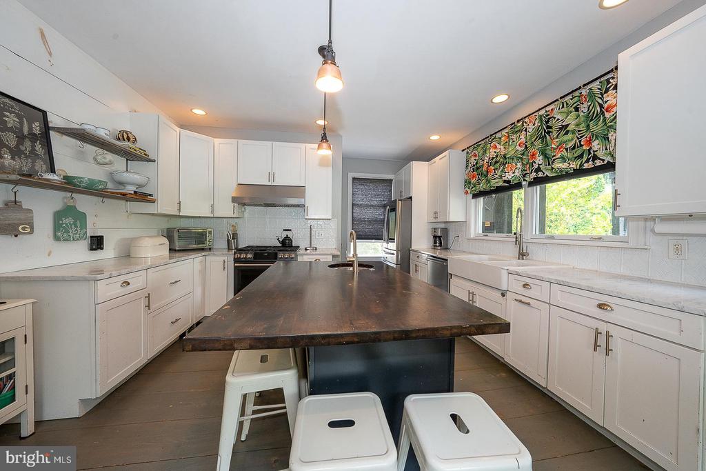 122 Webster Ave