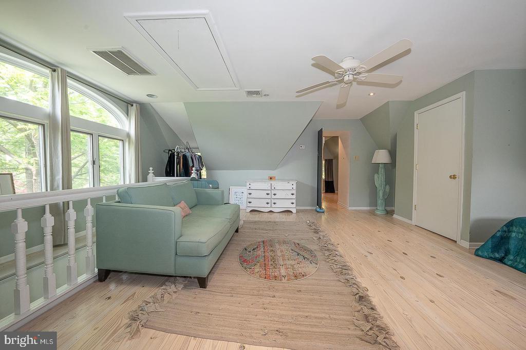 122 Webster Ave