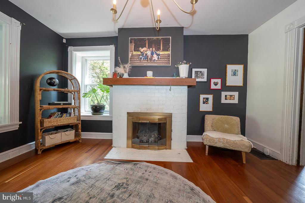 122 Webster Ave