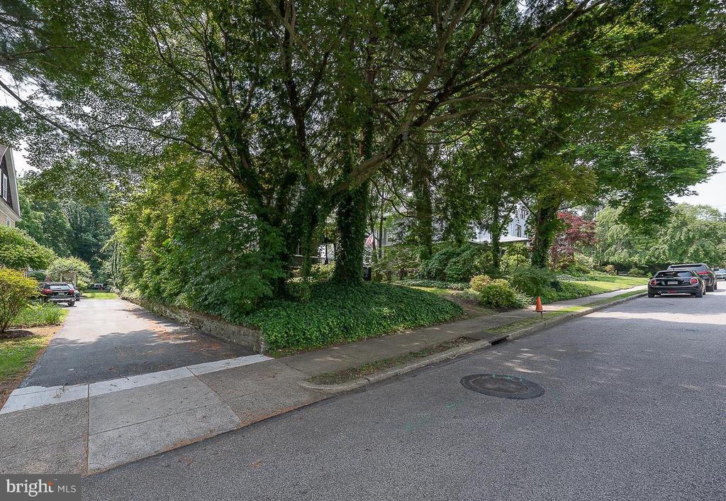 122 Webster Ave