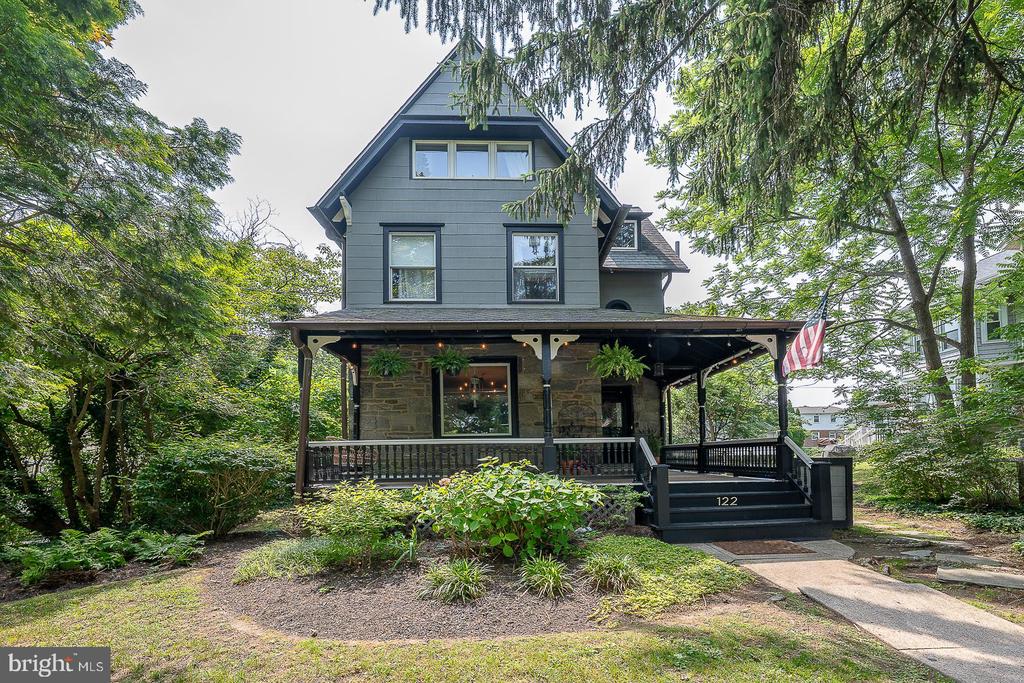 122 Webster Ave