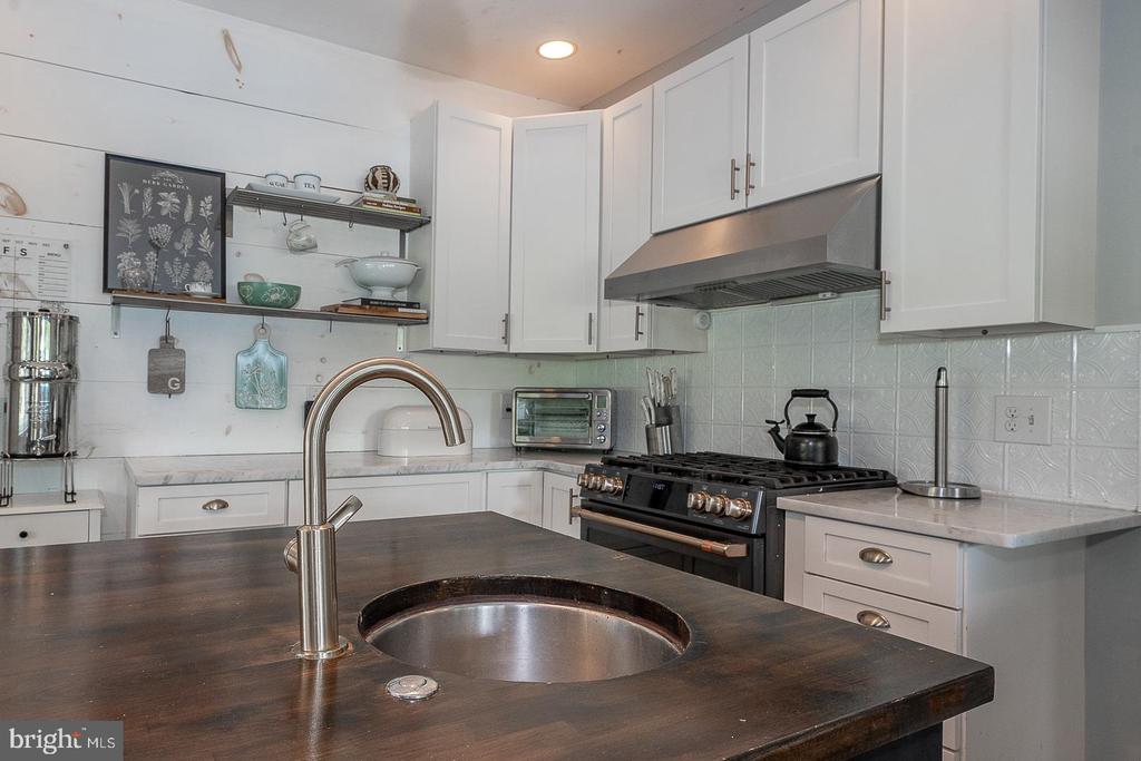 122 Webster Ave
