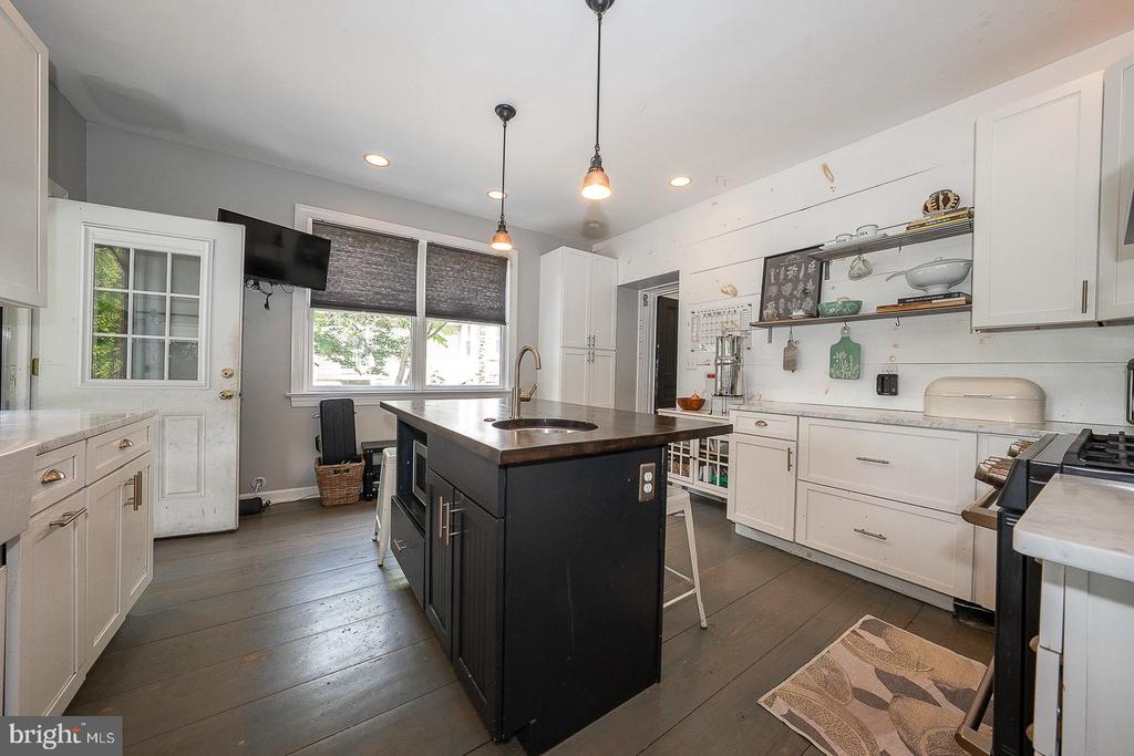 122 Webster Ave
