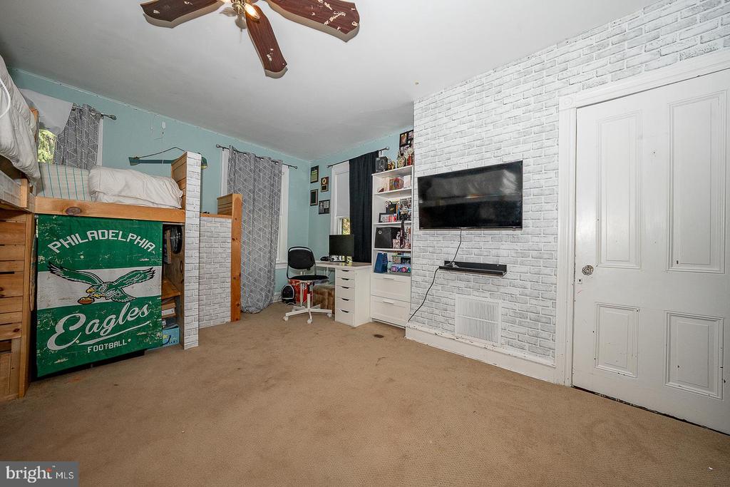 122 Webster Ave