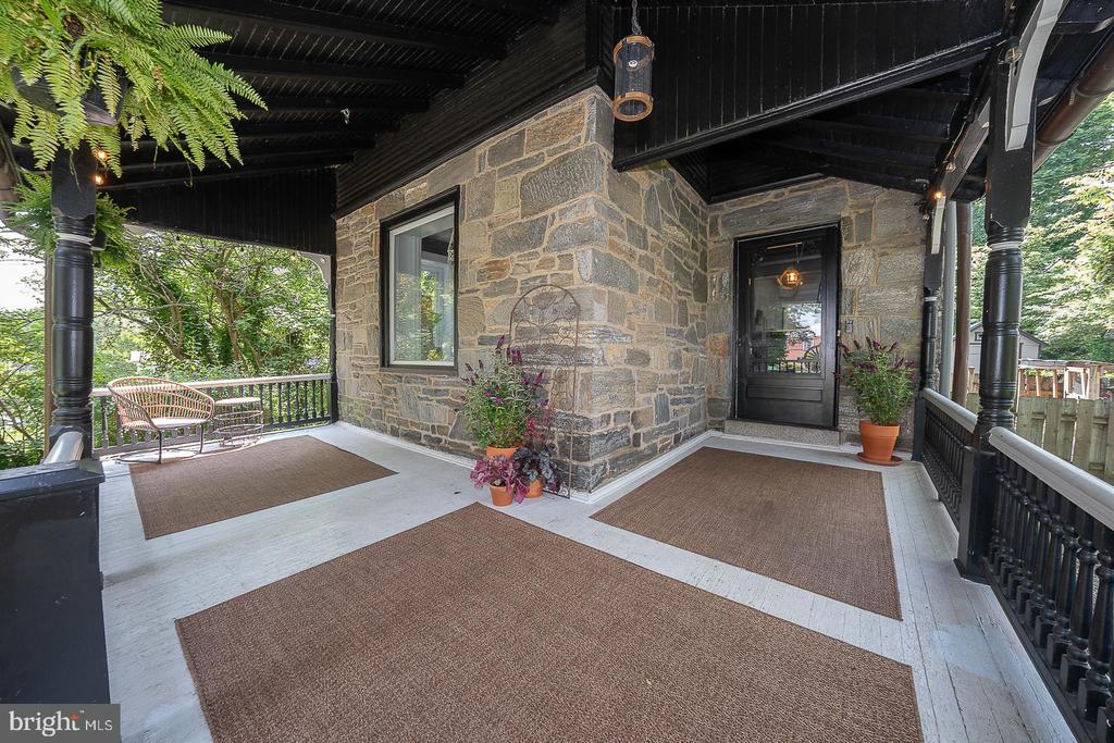 122 Webster Ave