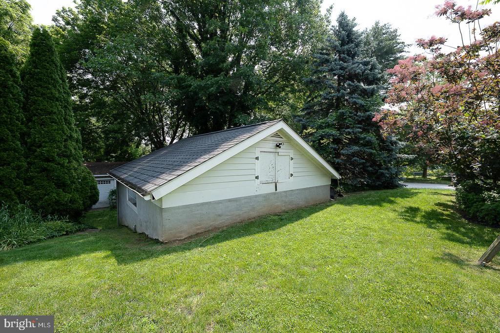 122 Webster Ave