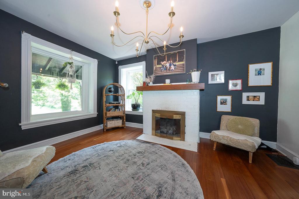 122 Webster Ave