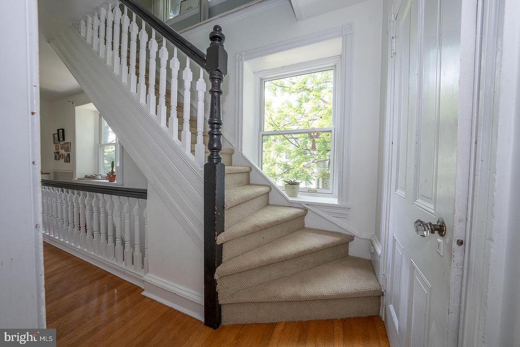 122 Webster Ave