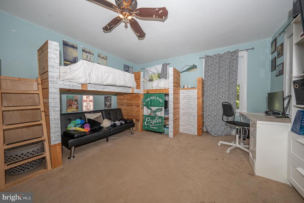 122 Webster Ave