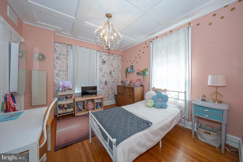 122 Webster Ave