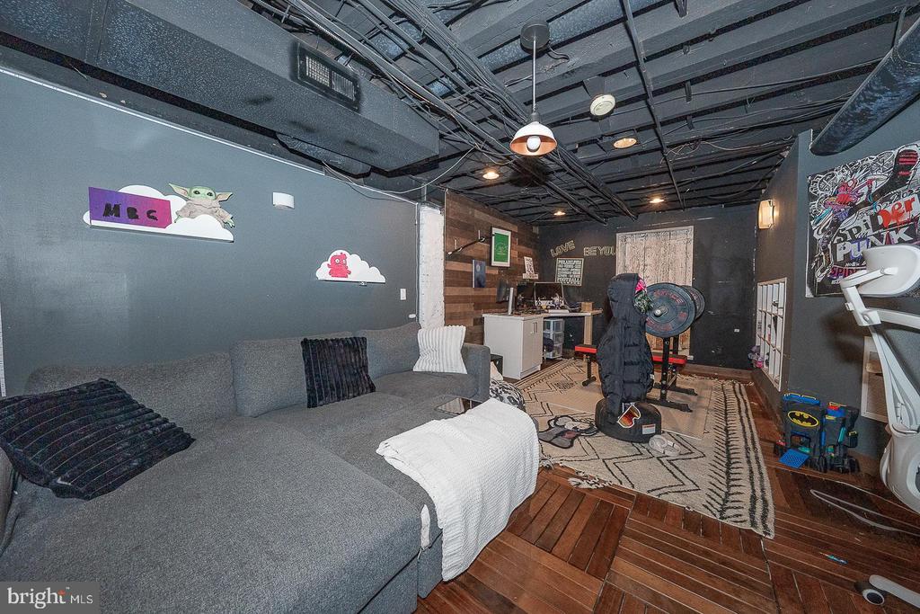 122 Webster Ave