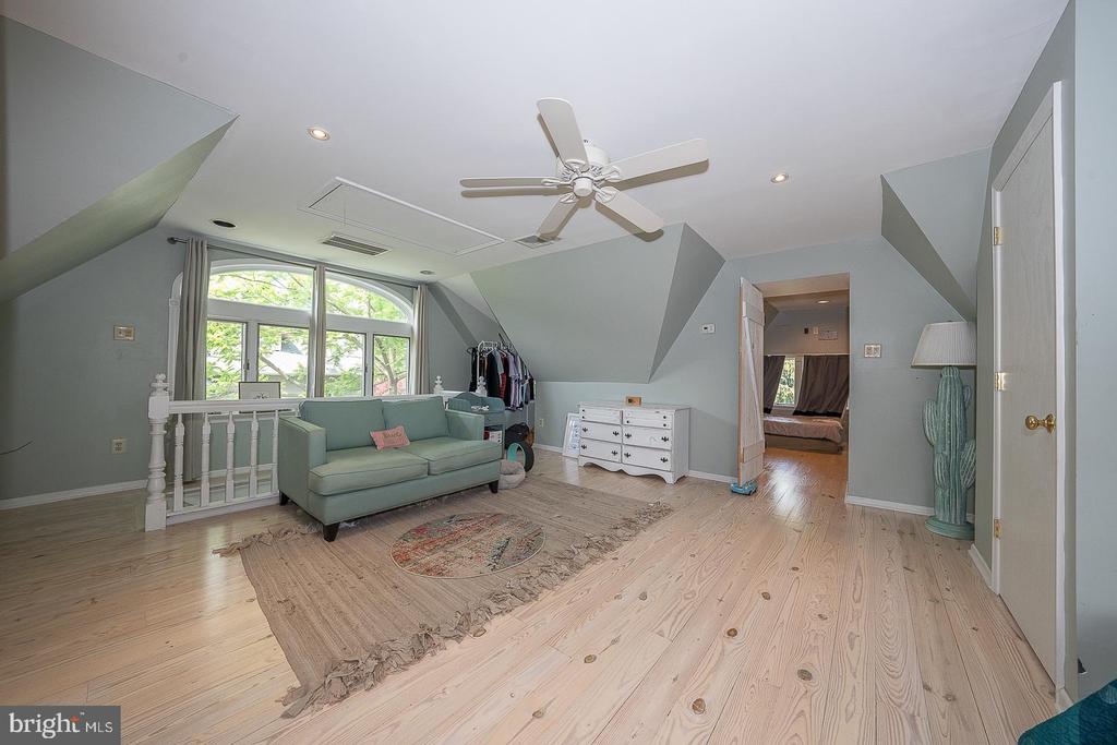 122 Webster Ave