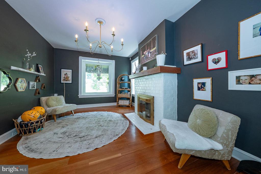 122 Webster Ave