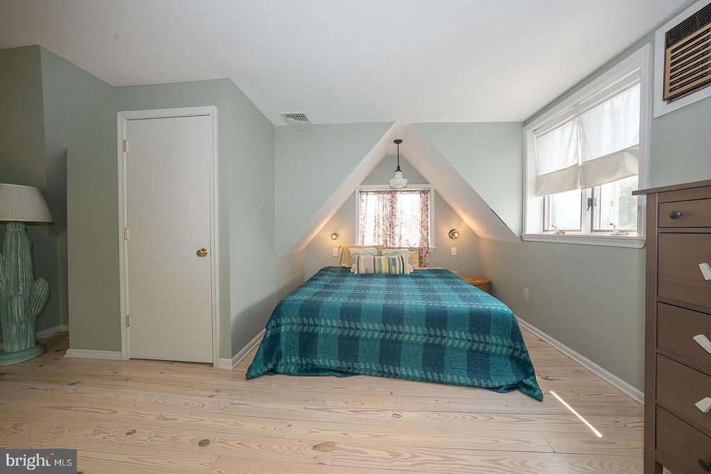 122 Webster Ave